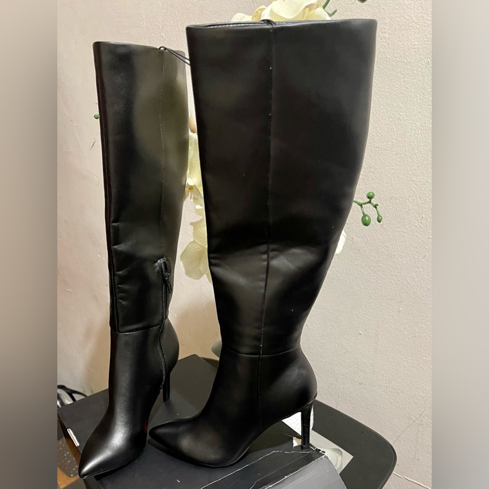 Beautiful boots Nine West new never worn 🌺🌺